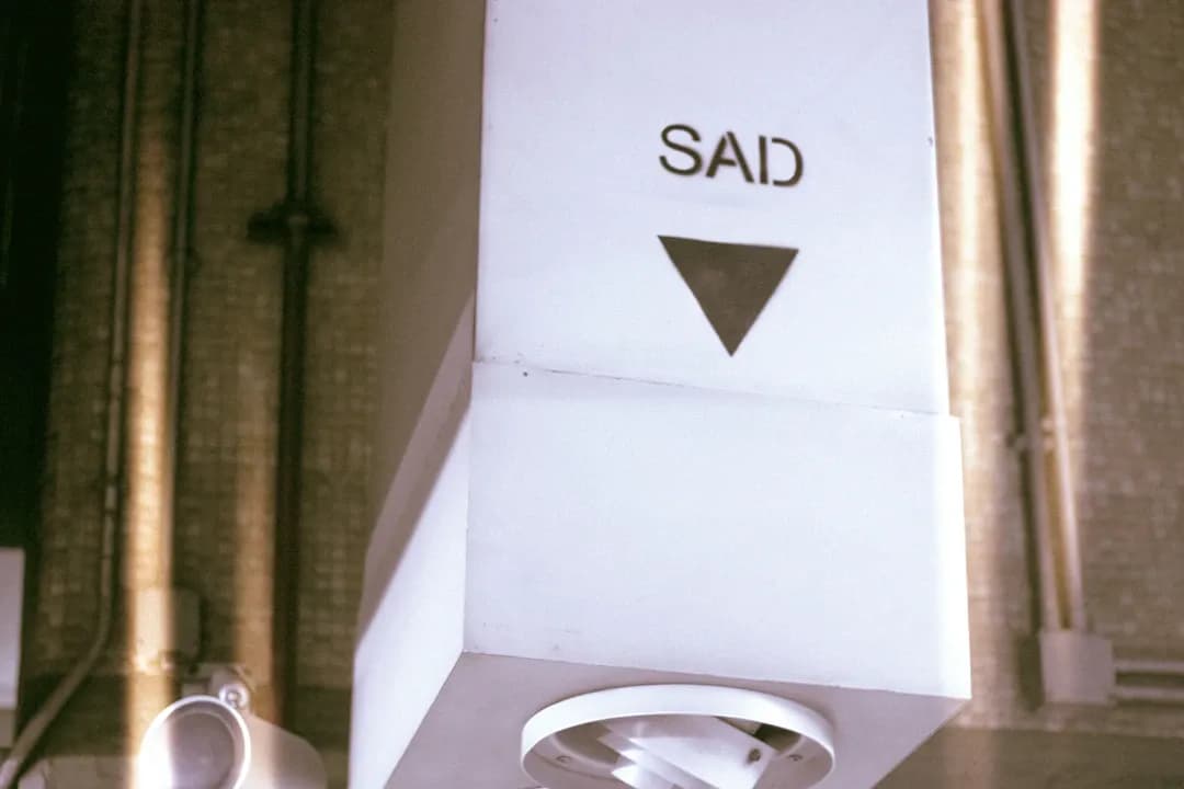 Câu hỏi 28: Tôi đang được dùng thuốc hạ lipid máu tên là Crestor 10 mg/ngày. Xin cho biết lợi ích và những tác dụng phụ? Có những loại thuốc nào khác điều trị được bệnh này không?