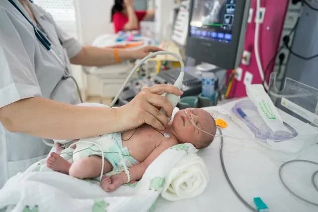 Hướng dẫn chăm sóc trẻ sau mổ tim bẩm sinh